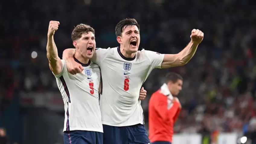 John Stones on Harry Maguire: "From the first game, he has given the best response"