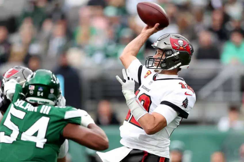 Jets make decision on pursuing Tom Brady as Aaron Rodgers' replacement in 2023