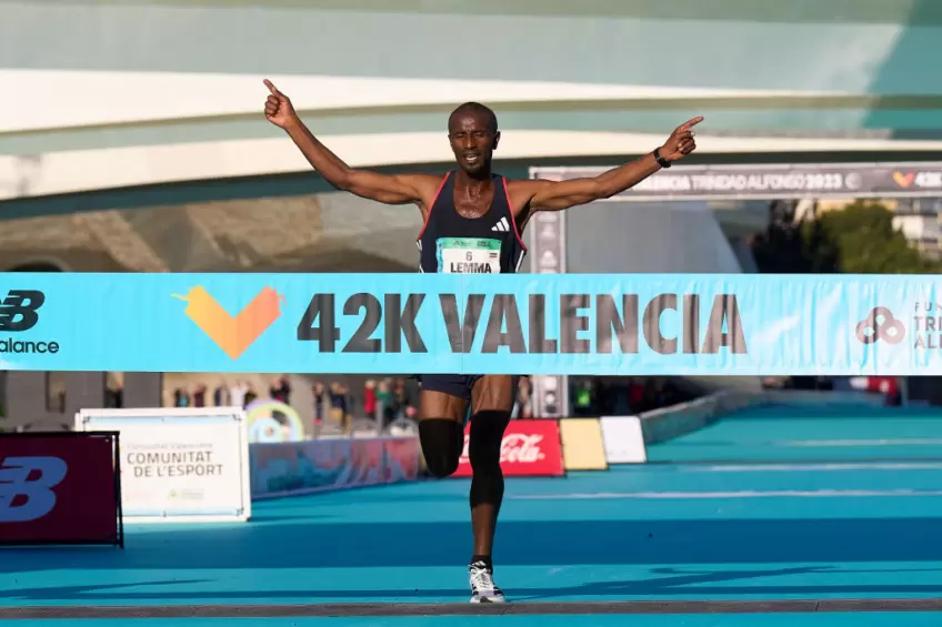The 43rd Edition of the Valencia Marathon: A Thrilling Race with Unexpected Outcomes