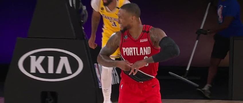 Trail Blazers' Damian Lillard dislocates finger but plans to play Game 3