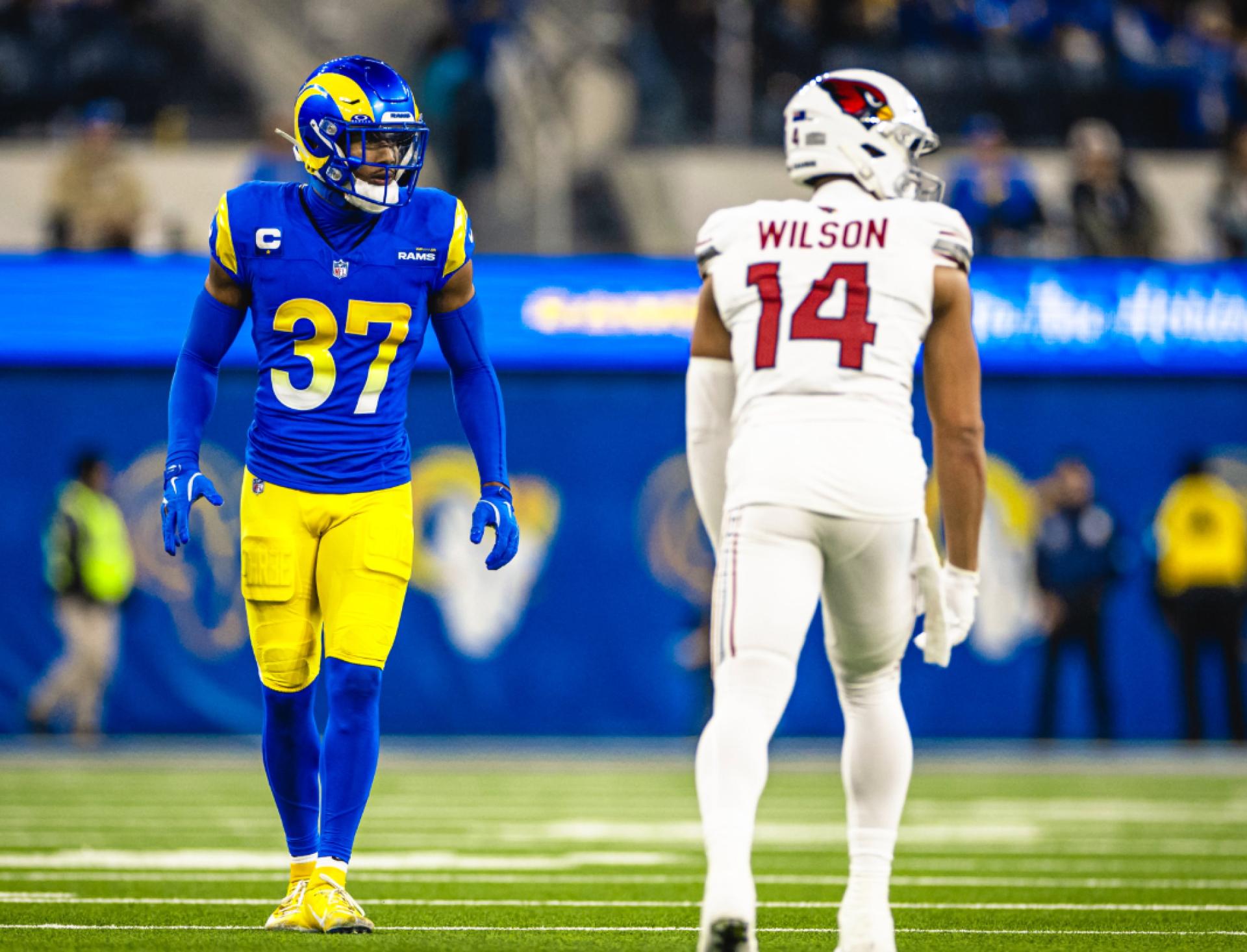 Carolina shocks Los Angeles Rams