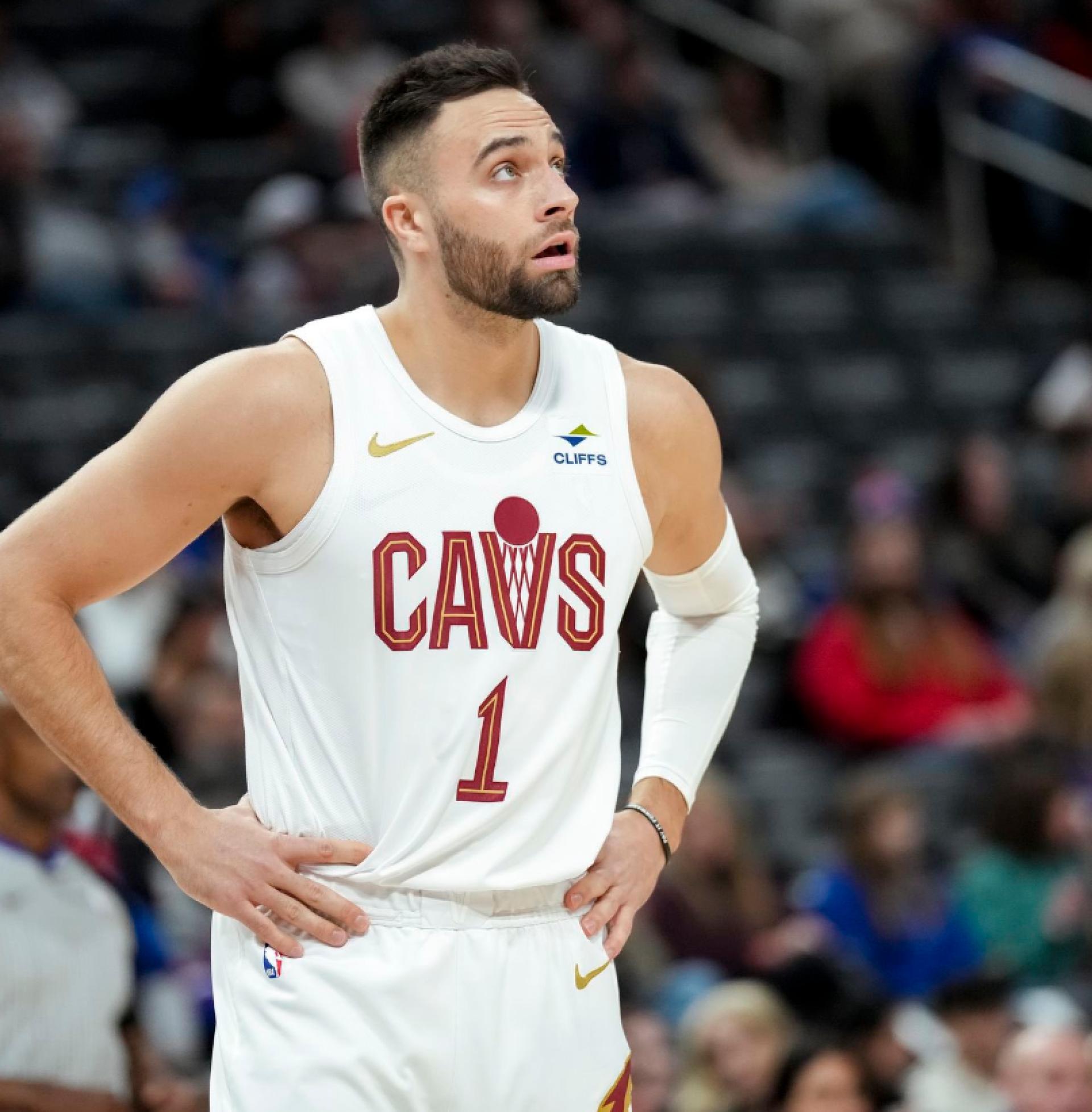 Max Strus out for 3-4 months after foot surgery