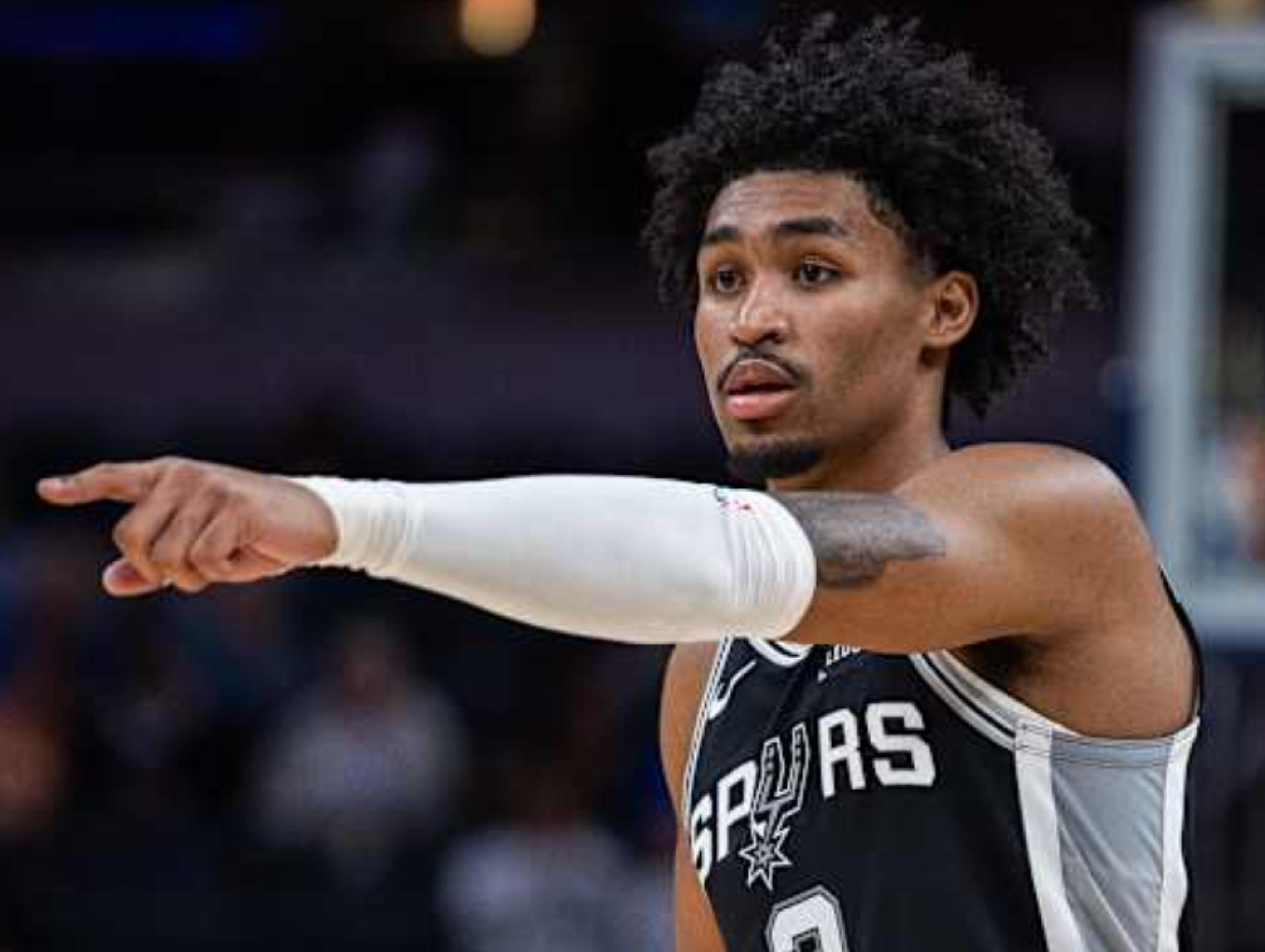 Harper suffers injury in Spurs loss