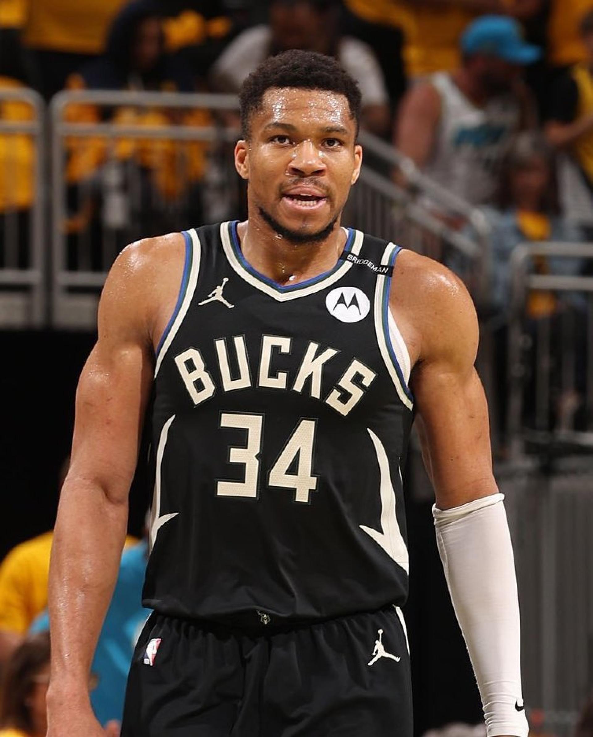 Giannis says he is “locked in” as Bucks slump and reports swirl