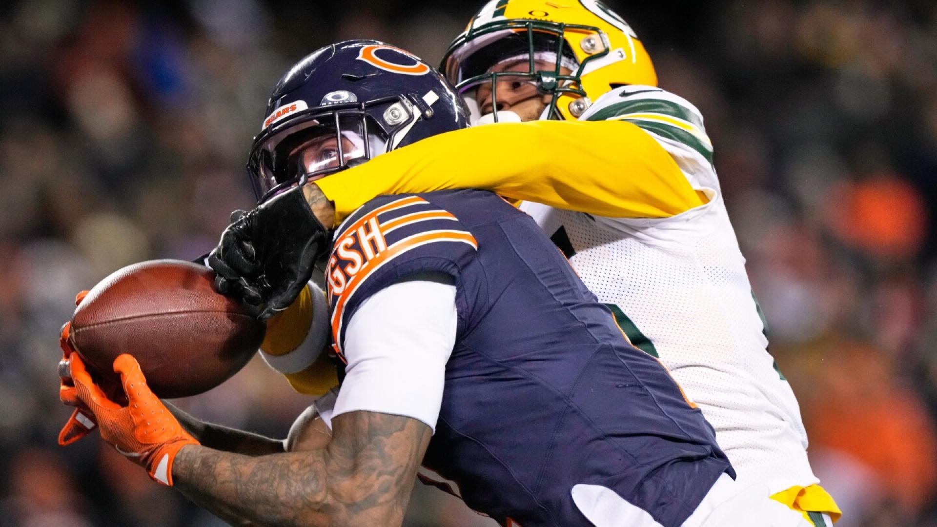 Williams hits Moore for OT walk-off as Bears beat Packers 22-16 in Chicago