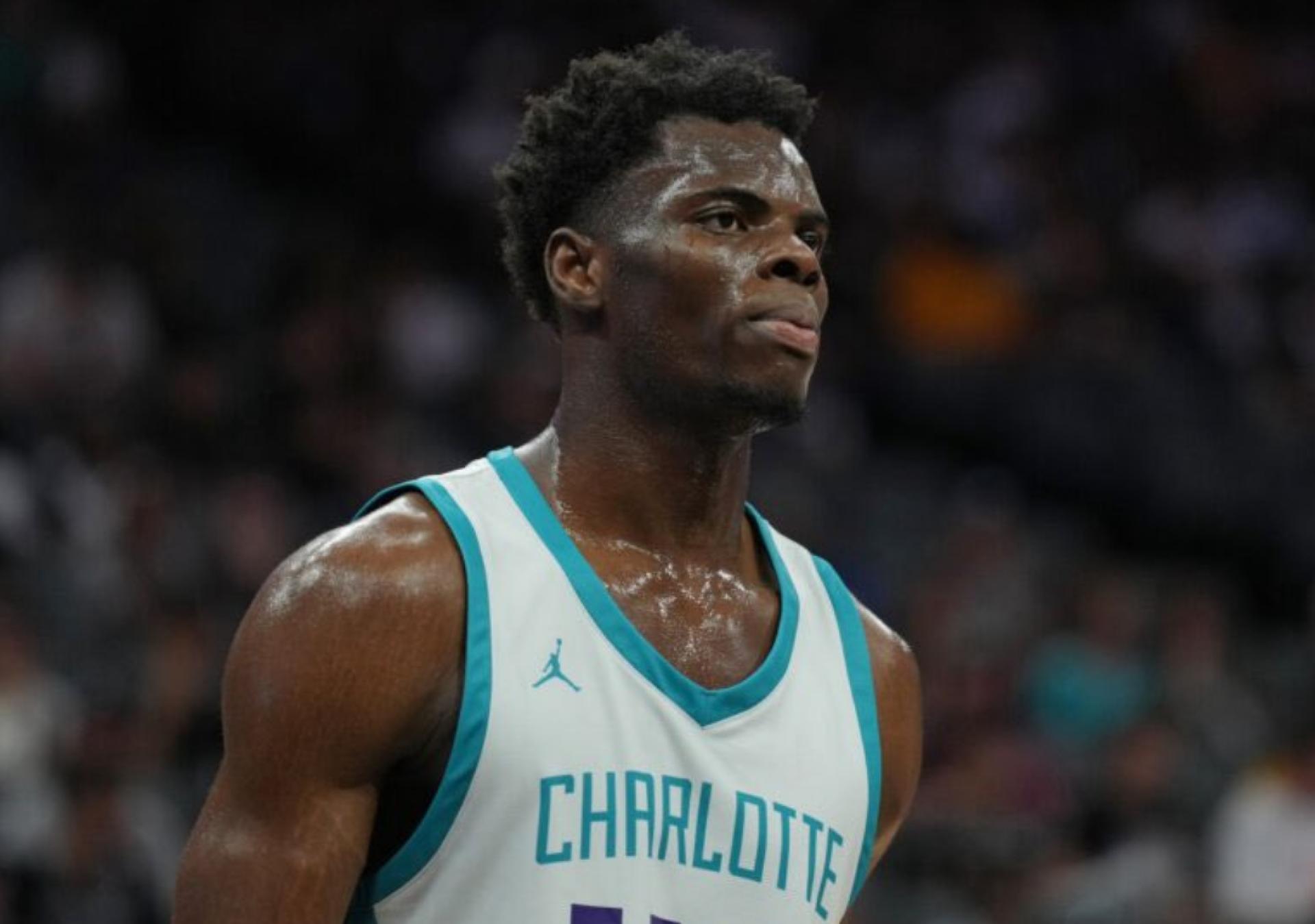 Former NBA draft pick returns to college basketball