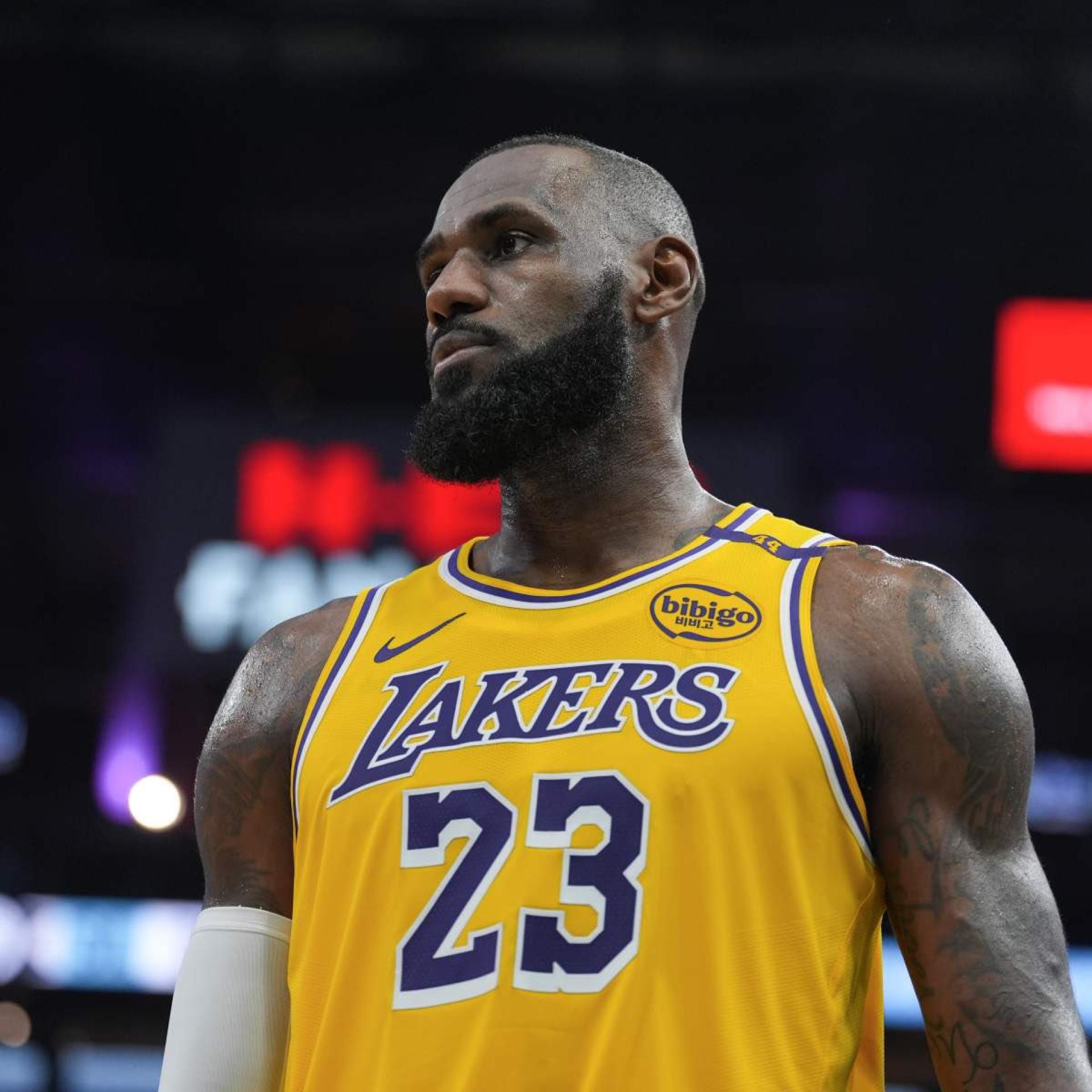 LeBron James wears season 23 patch that becomes a Topps trading card
